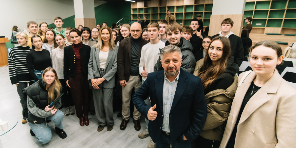 Від навчання до керування: як бізнес допомагає молоді знайти свій шлях-Банк Пивденный